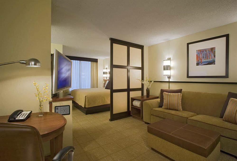 Hyatt Place Detroit/Auburn Hills Exterior photo